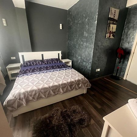 Dd Residence Otopeni Buitenkant foto
